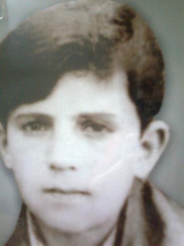 وێنەکە بەردەست نیە